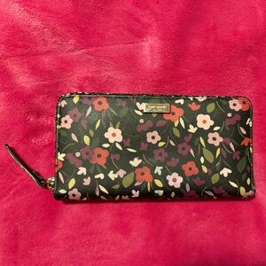 Kate spade floral wallet